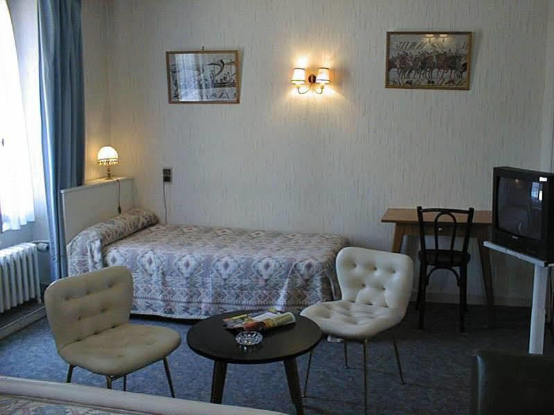 Hotel De Paris Poligny  Exteriör bild